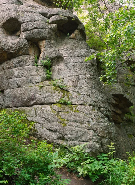 神秘的な花こう岩の石の石 — ストック写真