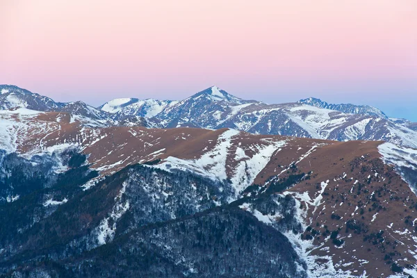 Montanhas inverno nascer do sol — Fotografia de Stock