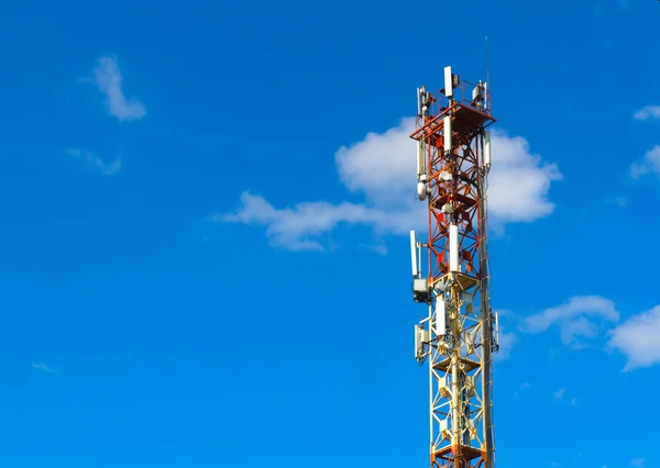 Mobiele verbinding toren — Stockfoto