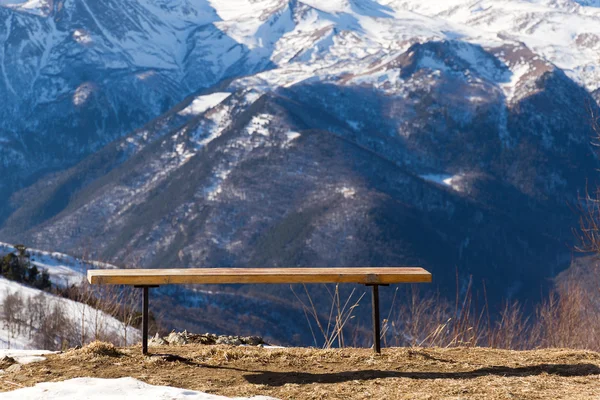 Mountains rest bench — Stock Photo, Image