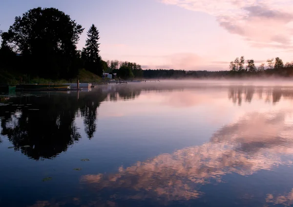 Morning lake mist landscape — Stock Photo, Image