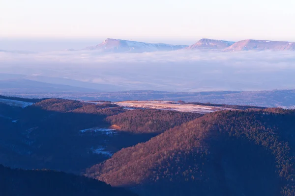 Montanhas com vista aérea — Fotografia de Stock