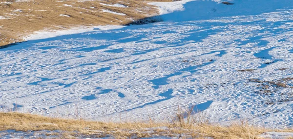 Zimowe Streszczenie Teksturowanej Tło Lub Tło Zejście Góry Pokryte Śniegiem — Zdjęcie stockowe