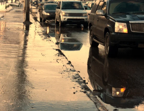 Traffico inverno umido — Foto Stock