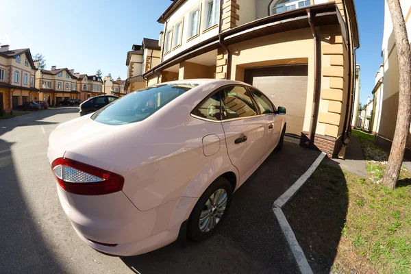 Auto Garage Ferienhaus — Stockfoto