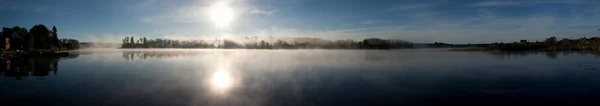 Sjön morgon soluppgången panorama — Stockfoto