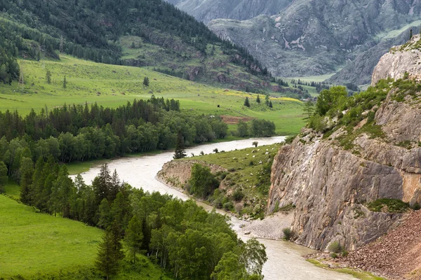 Landscape mountains valley river — Stock Photo, Image