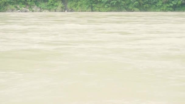 Rishikesh Calma Corazón Para Ver Flujo Del Río Que Fluye — Vídeos de Stock