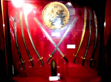 Antik savaş araçları, antik tarihin nostaljik savaş kılıçları.