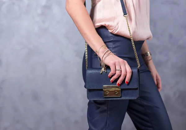 Çanta moda trendleri. Güzel şık çanta yakın çekim