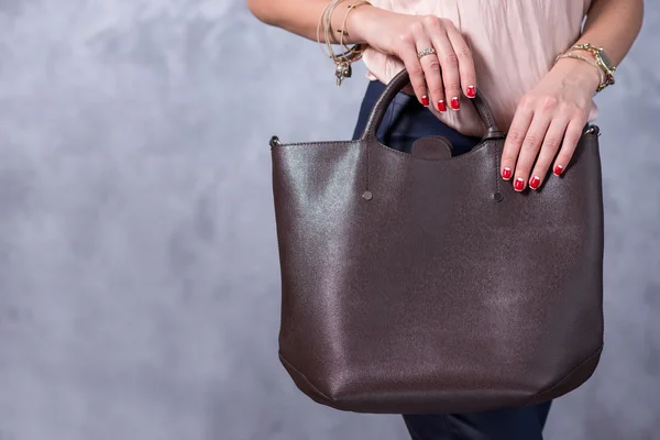 Tassen modetrends. Close up van prachtige stijlvolle tas. Fashionab — Stockfoto