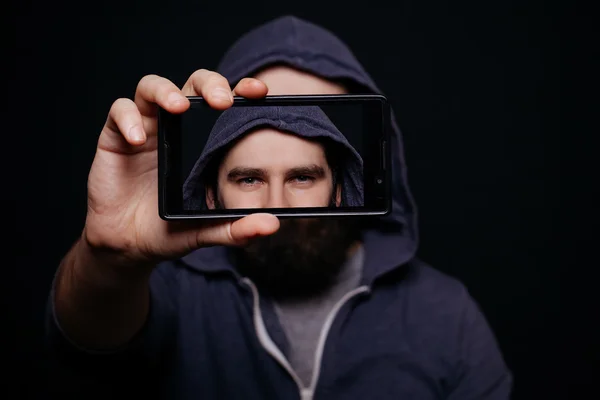 Hipster άνθρωπος γένια λαμβάνοντας εικόνα smartphone αυτοπροσωπογραφία, προβολή οθόνης — Φωτογραφία Αρχείου
