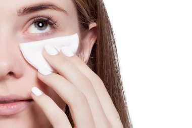 pamuk yastık kullanan kadın