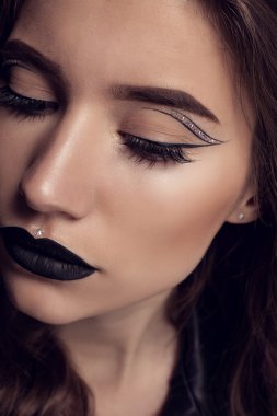 Güzellik siyah dudak makyaj