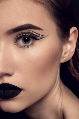 Güzellik siyah dudak makyaj