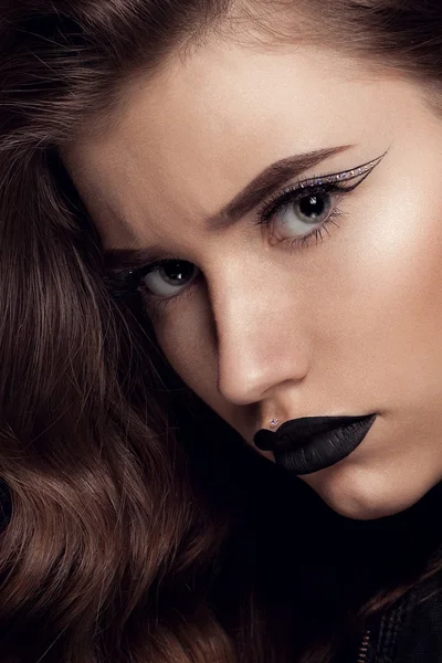 Güzellik siyah dudak makyaj