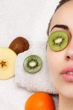 doğal ev yapımı meyve yüz maskeleri