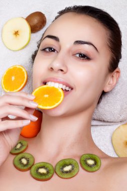 doğal ev yapımı meyve yüz maskeleri