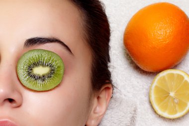 doğal ev yapımı meyve yüz maskeleri