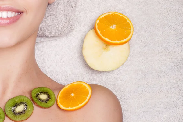 Máscaras faciais de frutas caseiras naturais — Fotografia de Stock