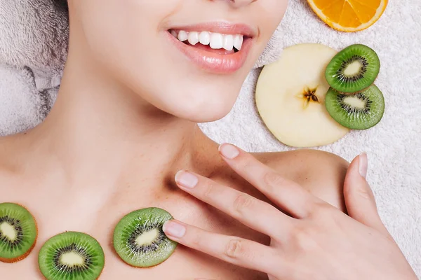 Máscaras faciales de frutas caseras naturales — Foto de Stock