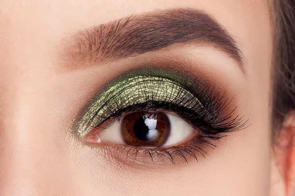 Beauty portrait girl model make-up green eyes — Stock Photo, Image