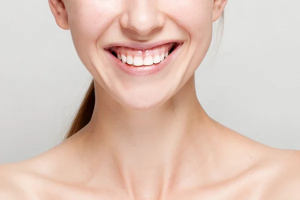 Mulher bonita Spa sorrindo . — Fotografia de Stock