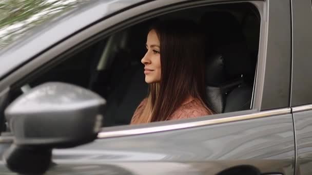 Driving Safety People Concept Young Woman Car Auto Present Gift — Vídeo de Stock