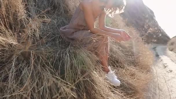 Portrait Une Femme Brune Romantique Debout Dans Canyon Automne Par — Video