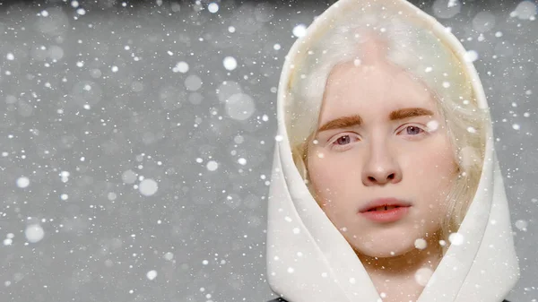 Neve Inverno Natal Pessoas Conceito Beleza Linda Garota Albina Com — Fotografia de Stock