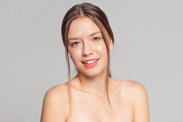 Concepto Salud Belleza Hermosa Mujer Joven Con Piel Limpia Fresca — Foto de Stock