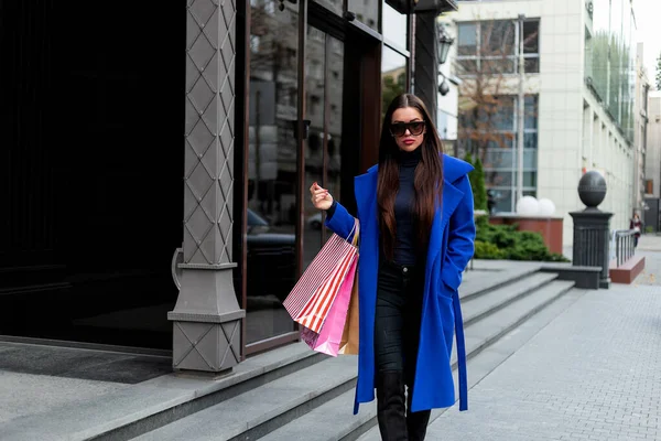 Venda Quente Mulher Bonita Moda Jovem Com Sacos Compras Perto — Fotografia de Stock