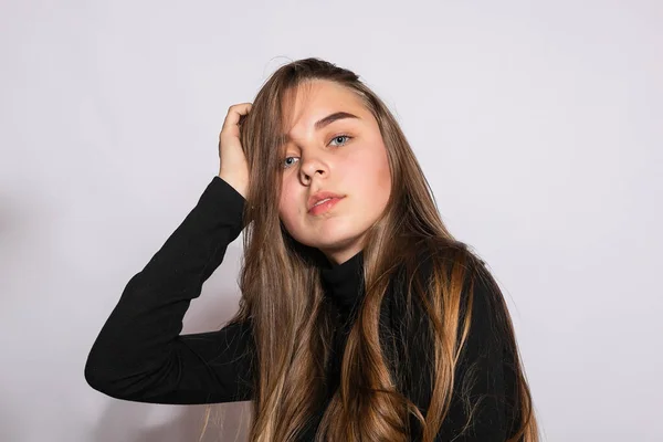 Menina Hipster Bonita Moda Foto Uma Jovem Mulher Simpática Positiva — Fotografia de Stock