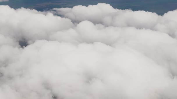 Wolken Zicht Vanuit Vliegtuigraam Zicht Velden Weiden Uitzicht Baai Met — Stockvideo