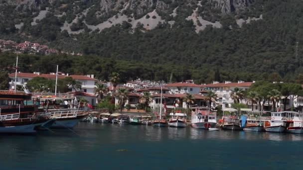 Filmaufnahmen Von Kleinen Hölzernen Fischerbooten Luxuriösen Segelbooten Und Yachten Bodrum — Stockvideo