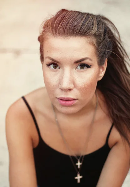 Portrait of a beautiful girl close up — Stock Photo, Image