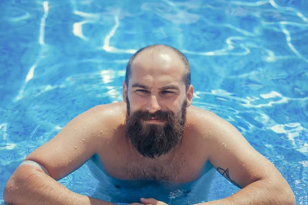 Nahaufnahme Porträt von sexy athletischen schönen Mann Meer — Stockfoto