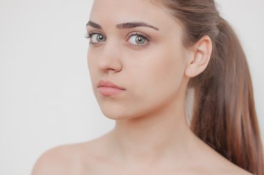 Güzel genç kadın temiz taze yakın çekim