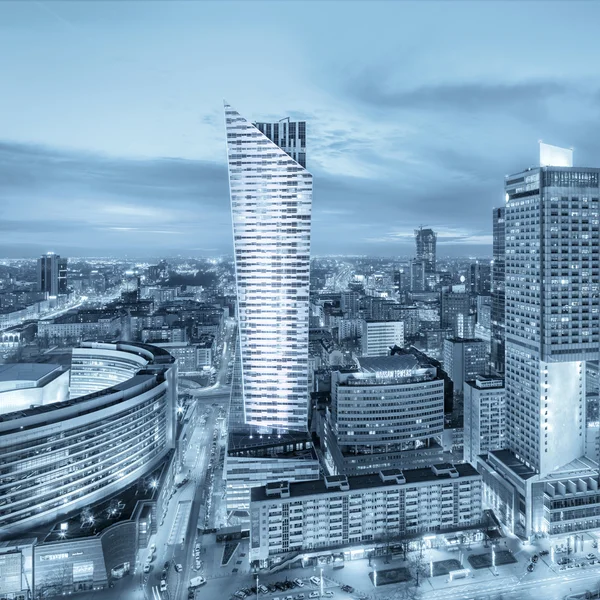 Panorama de la moderna Varsovia por la noche — Foto de Stock