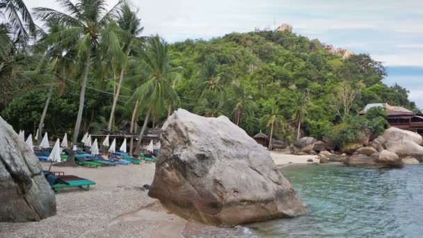 Asian tropical beach paradise in Thailand — Stock Video