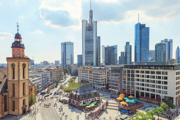 Skyline de la moderna Frankfurt am Main, Alemania — Foto de Stock