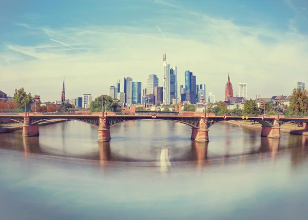 Skyline van moderne Frankfurt am Main, Duitsland — Stockfoto