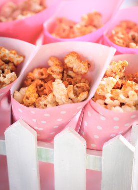 pembe Kova patlamış mısır