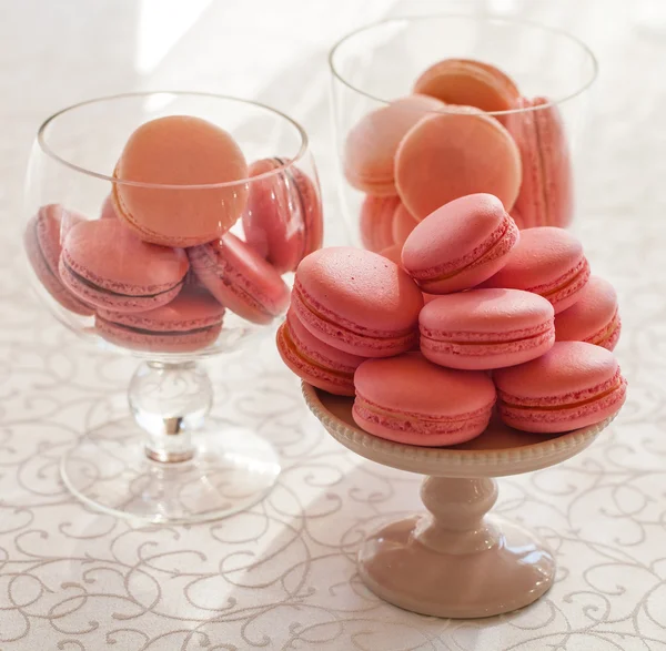 Macarons glass bowl on white background — Stock Photo, Image