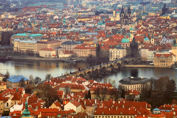 Panorama de Praga sobre el Puente de Carlos — Foto de Stock