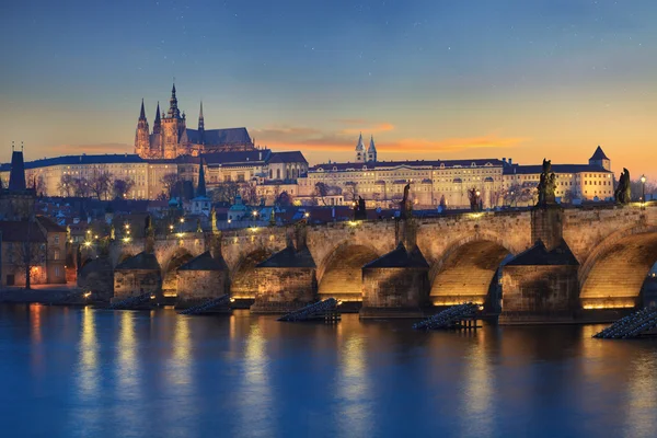 Paisaje del Puente de Carlos en Praga — Foto de Stock