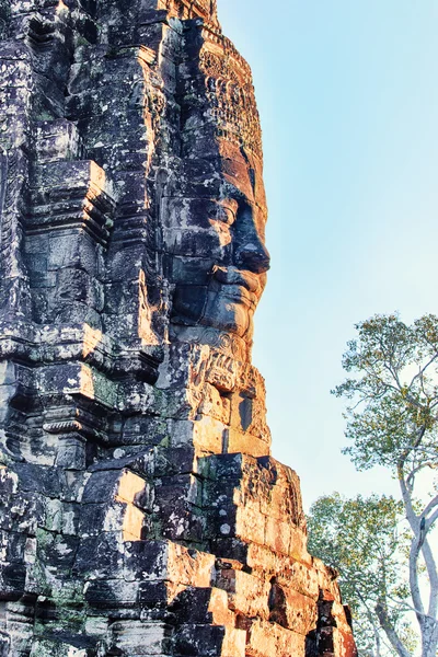 Estátua do templo de Bayon, Angkor, Siem Reap, Camboja — Fotografia de Stock