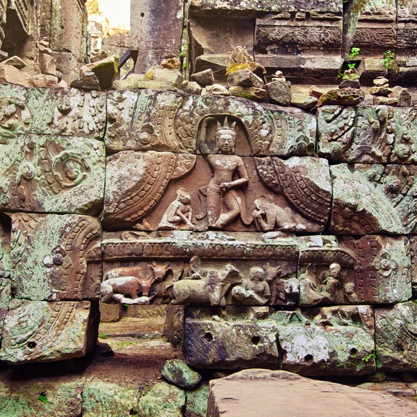 Angkor kvinna basrelief, Kambodja — Stockfoto