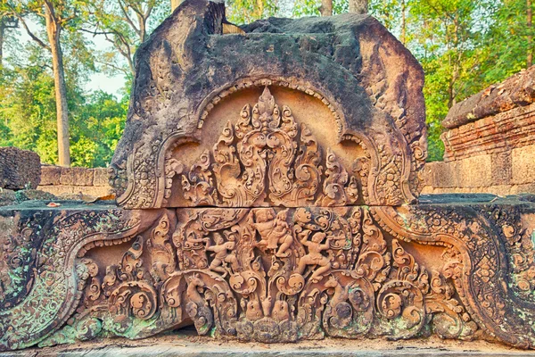 Banteay Srei templet basrelief, Kambodja — Stockfoto