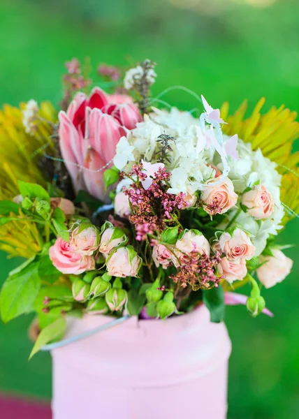 Flowers in a vase — Stock Photo, Image